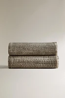 THIN SOFT FRINGED BLANKET