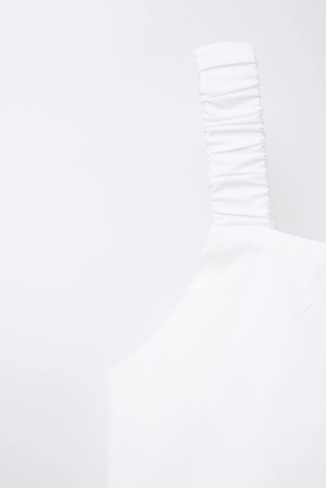 SMALL RUFFLE TOP
