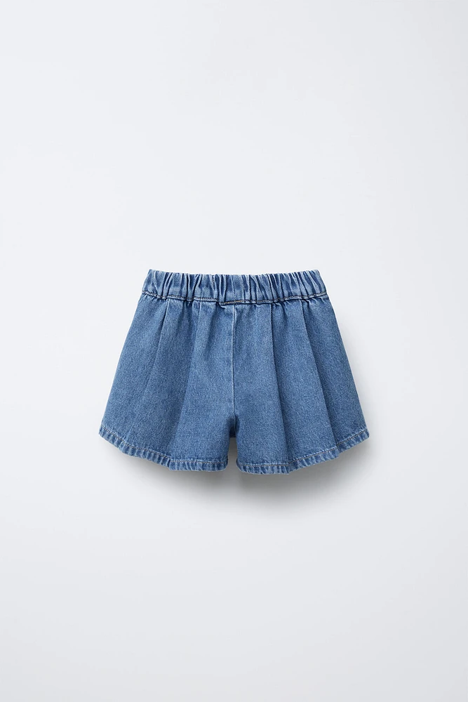 BERMUDA EN DENIM À PLIS PLATS