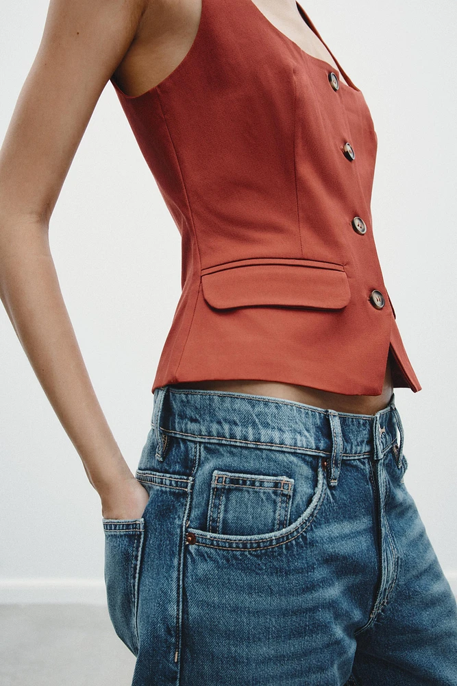 BUTTONED TOP