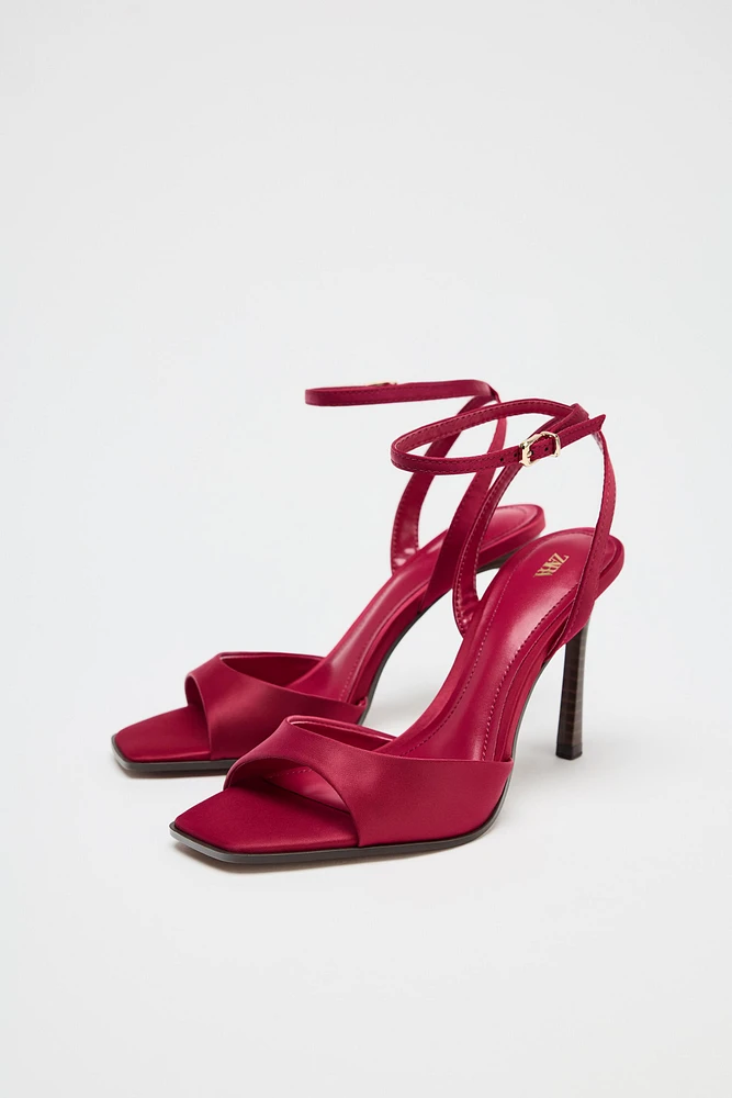 SANDALES À TALONS HAUTS EFFET SATINÉ