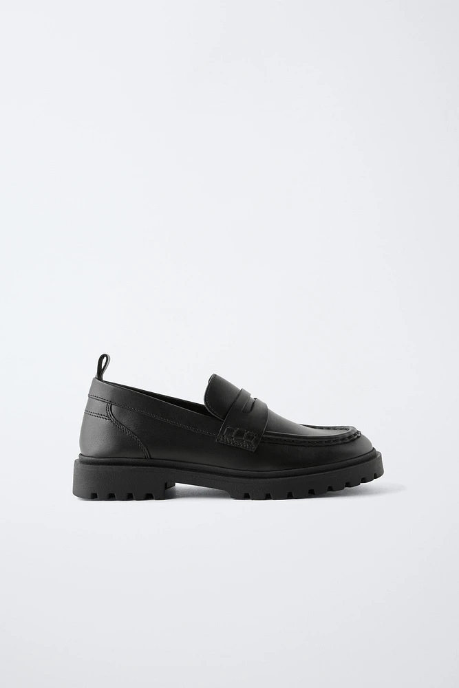 CHAUSSURES D'ÉCOLIER EN CUIR