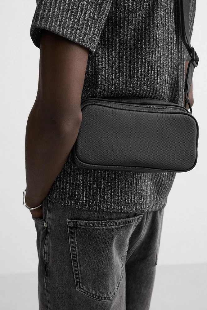 SAC BANDOULIÈRE TEXTURÉ AVEC PORTE-MONNAIE