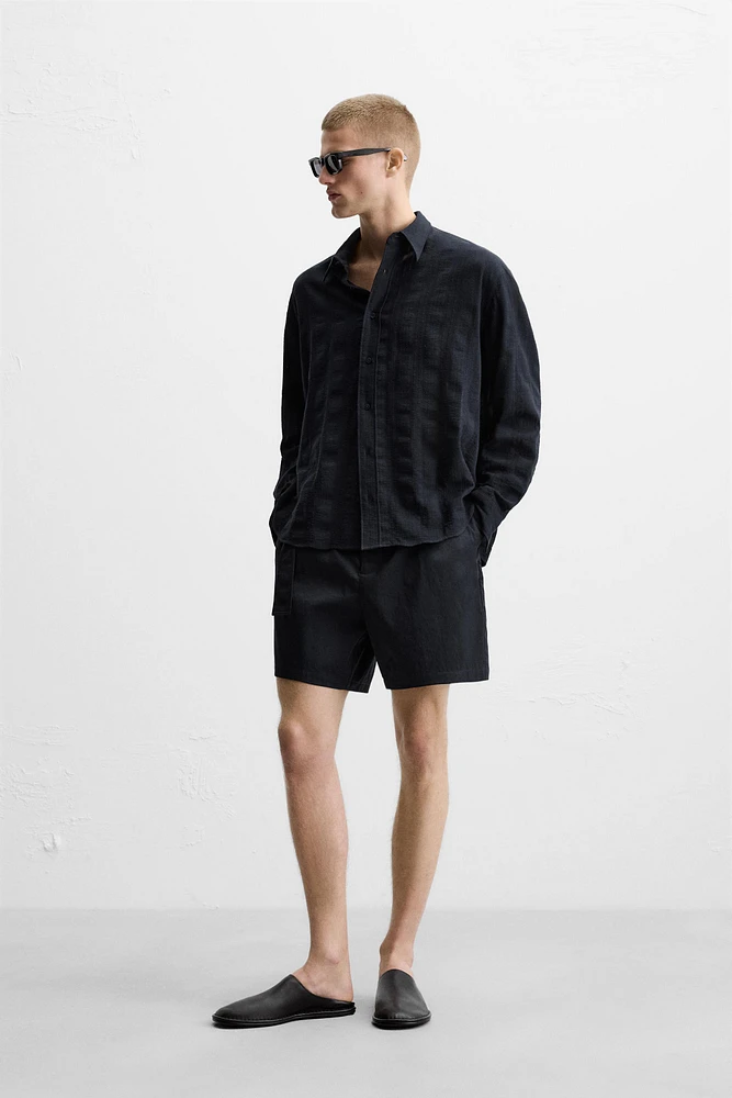 CHEMISE À TEXTURE AVEC RAYURES