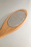 LEGS EXFOLIATING WITH WOODEN HANDLE