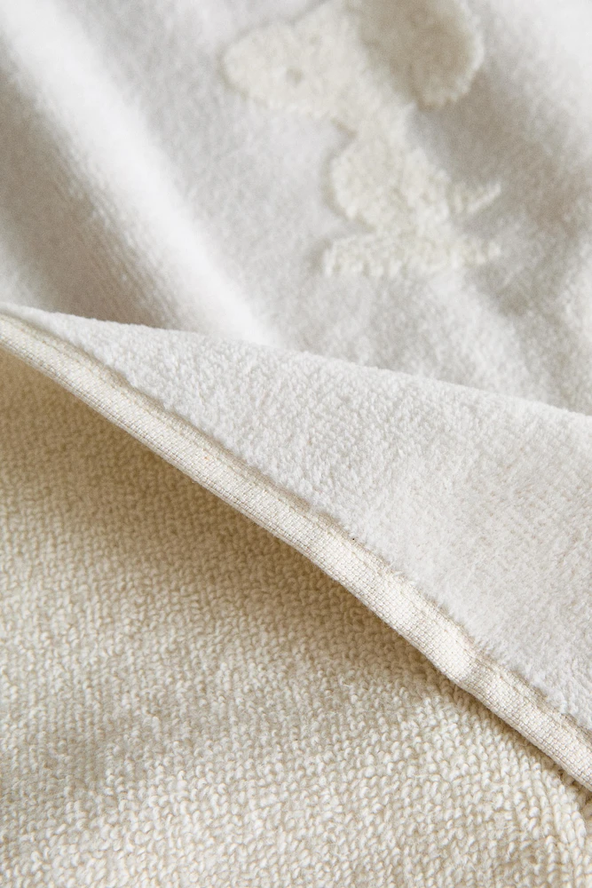 CHILDREN’S  PEANUTS™ SILHOUETTE VELOUR BATH TOWEL