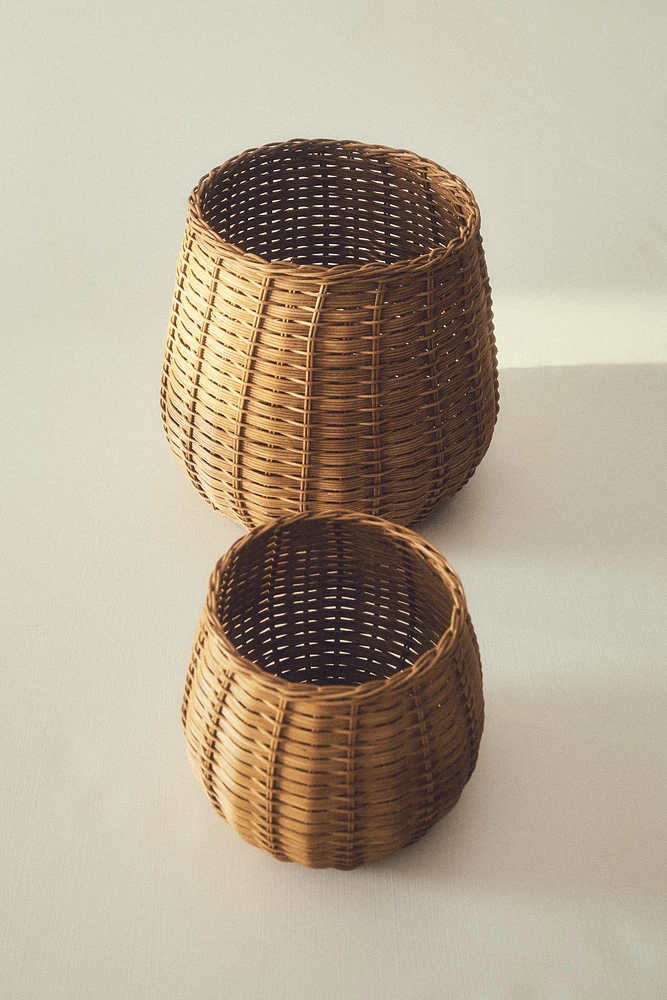 OVAL RATTAN BASKET