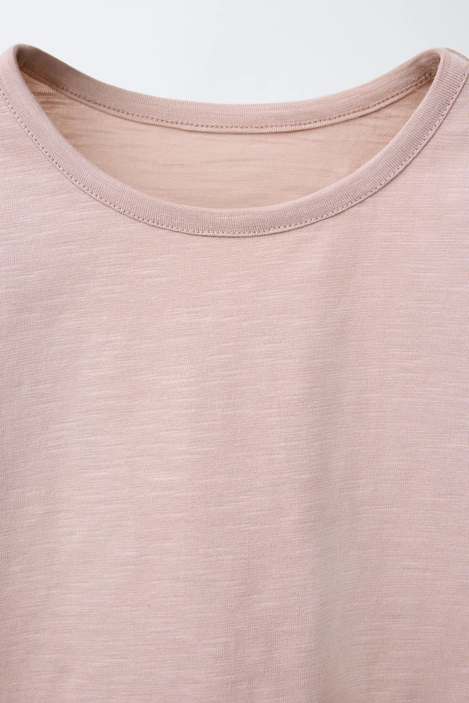 BACK RUFFLE T-SHIRT