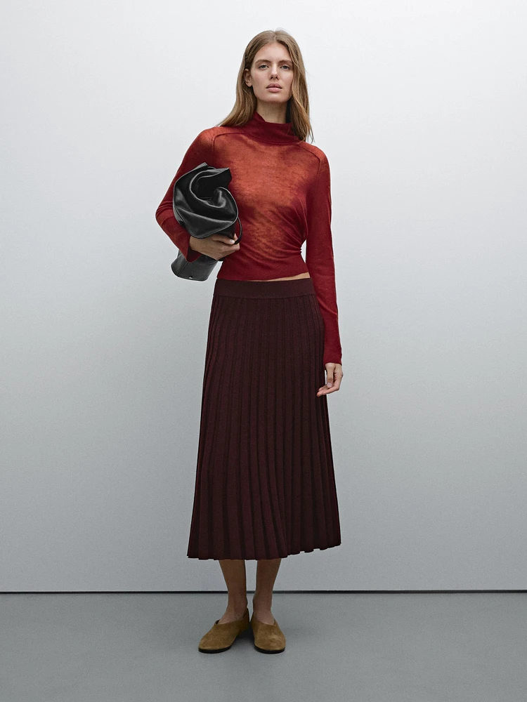 Pleated midi skirt with elastic waistband