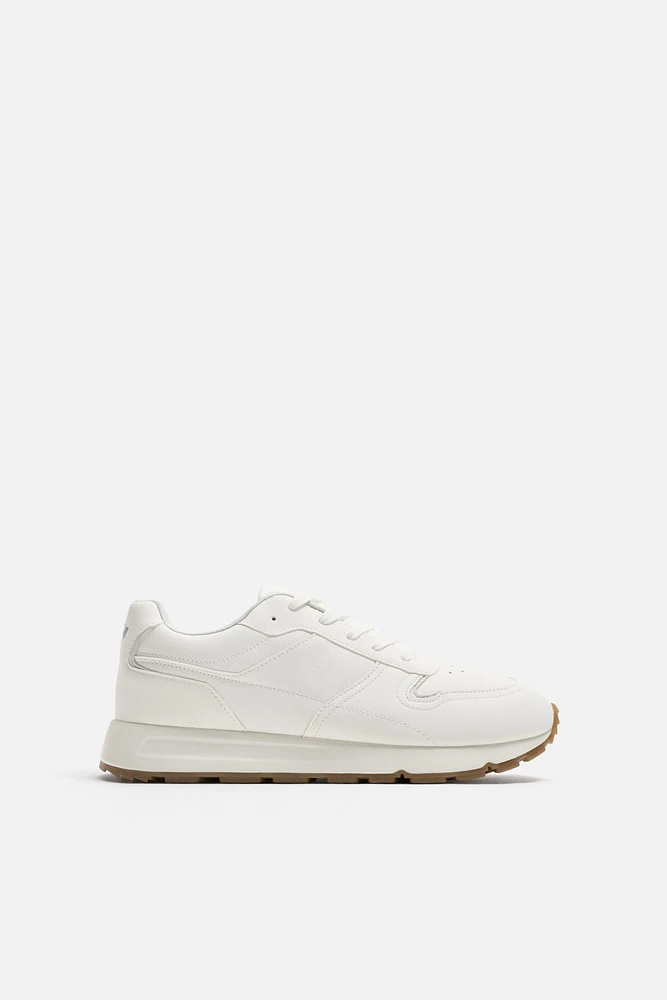CASUAL SNEAKERS
