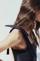 BOW DETAIL STRETCH TOP