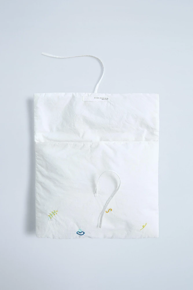 EMBROIDERED QUILTED CLUTCH