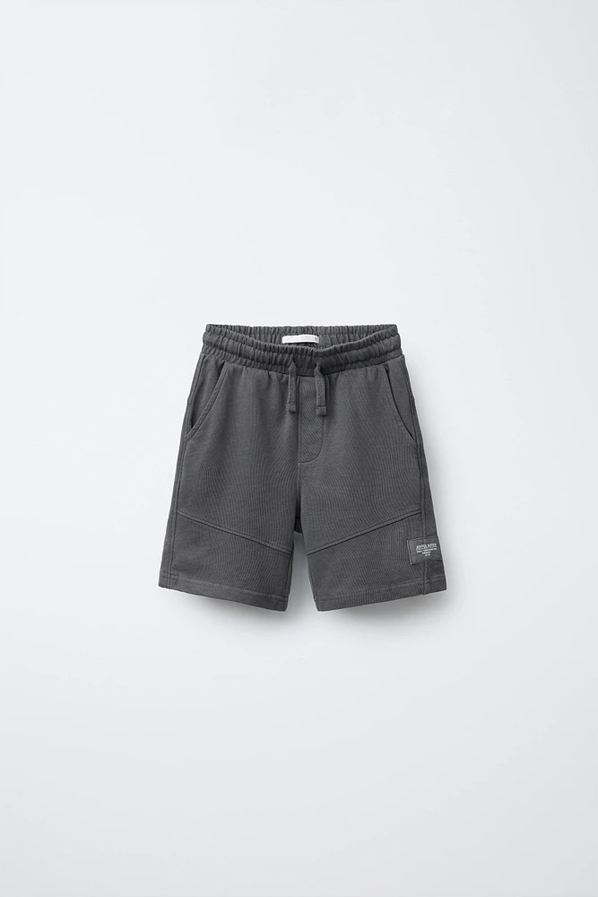 STRAIGHT FIT GARMENT DYE SHORTS
