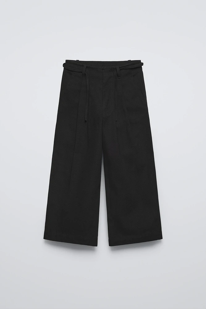 BELTED FLOWY PANTS