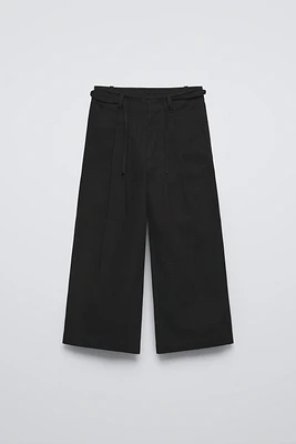BELTED FLOWY PANTS