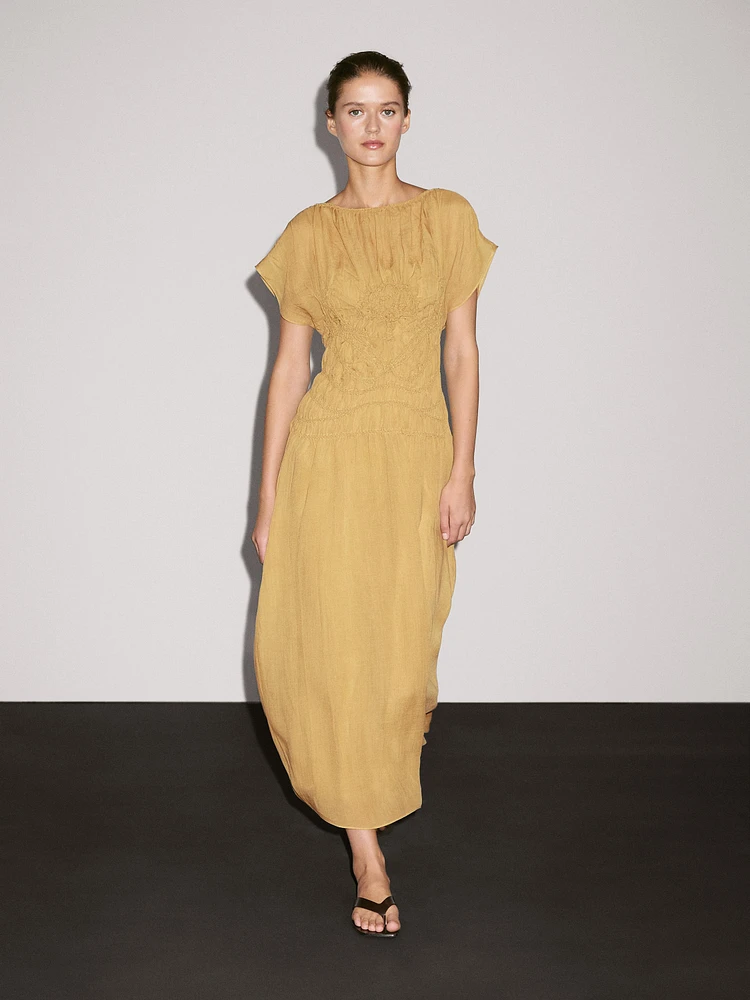 Robe midi broderies