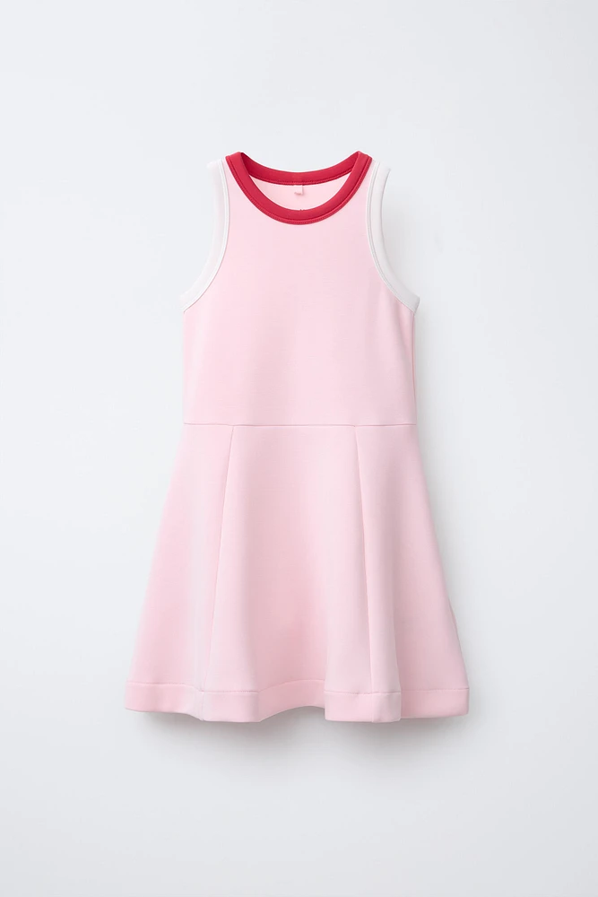 ROBE CONTRASTE AVEC MODAL
