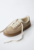 SNEAKERS WITH DETAIL