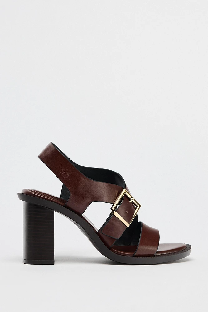 LEATHER BUCKLE HEELED SANDALS