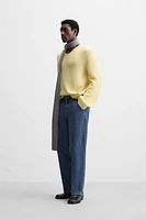 V-NECK STRUCTURED SWEATER