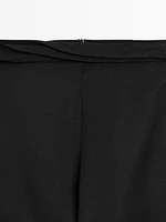 Straight-leg trousers with waist detail