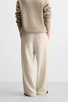 PANTALON COUPE LARGE EN VELOURS CÔTELÉ