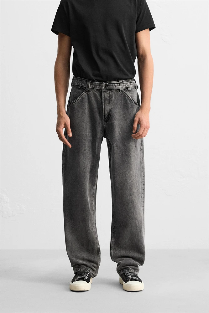 BELTED RELAXED FIT JEANS
