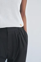 SLEEVELESS RIBBED TOP