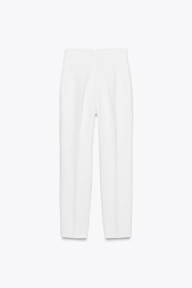 PANTS WITH A HIGH WAIST