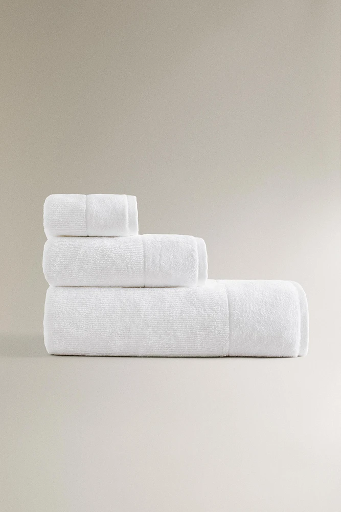 STRIPED TEXTURED BATH TOWEL
