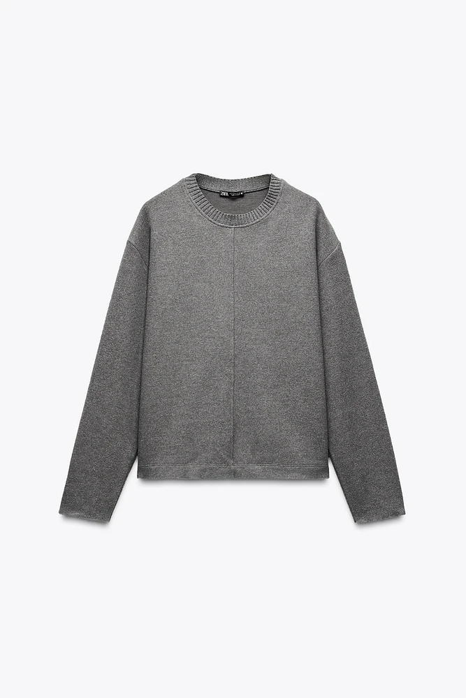 SOFT SWEATER