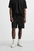 TEXTURED JOGGER SHORTS