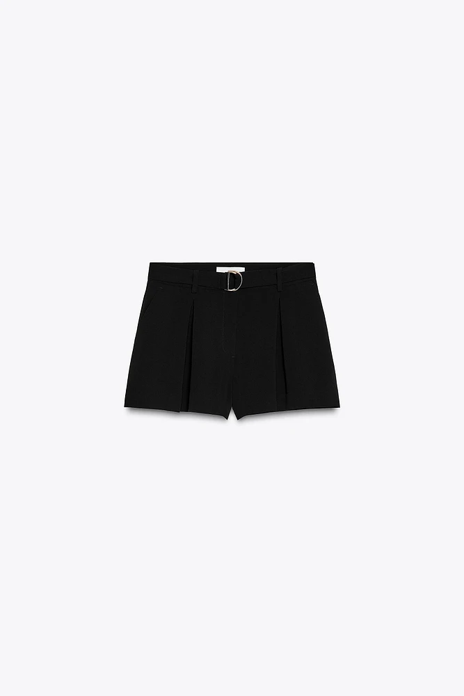 BELTED SHORTS WITH DARTS
