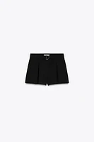BELTED SHORTS WITH DARTS