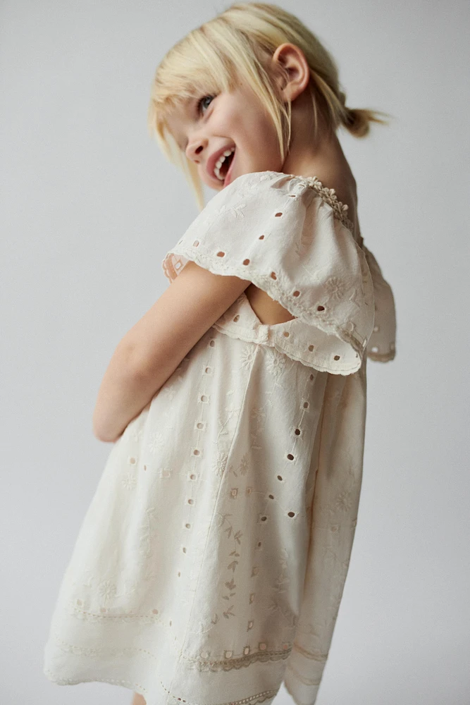FLORAL EMBROIDERED DRESS