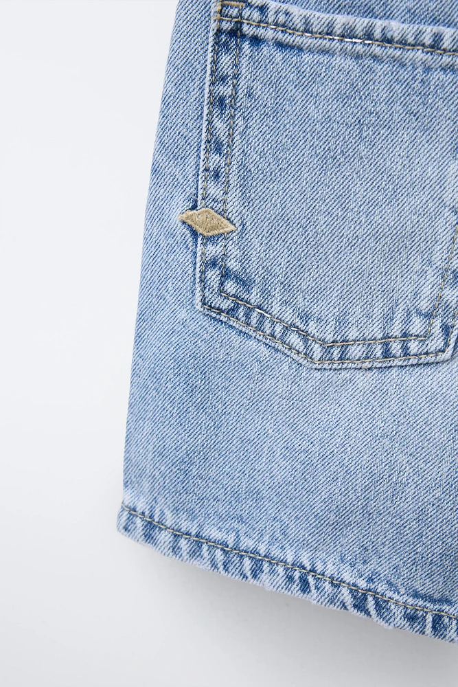 BERMUDA EN JEAN À CEINTURE