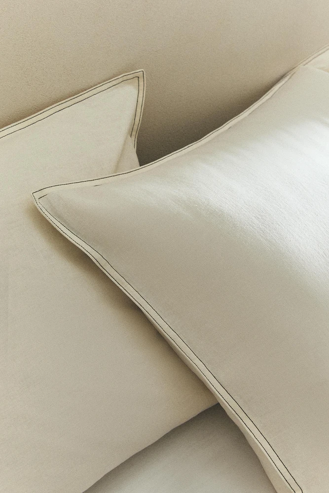 PILLOWCASE WITH BACKSTITCHING