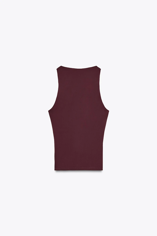 TOP À DÉCOLLETÉ EN V