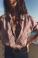 GEOMETRIC PRINT SATIN EFFECT SHIRT