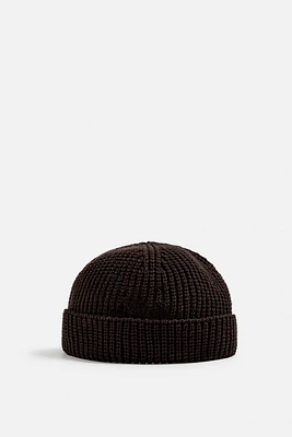SHORT KNIT HAT