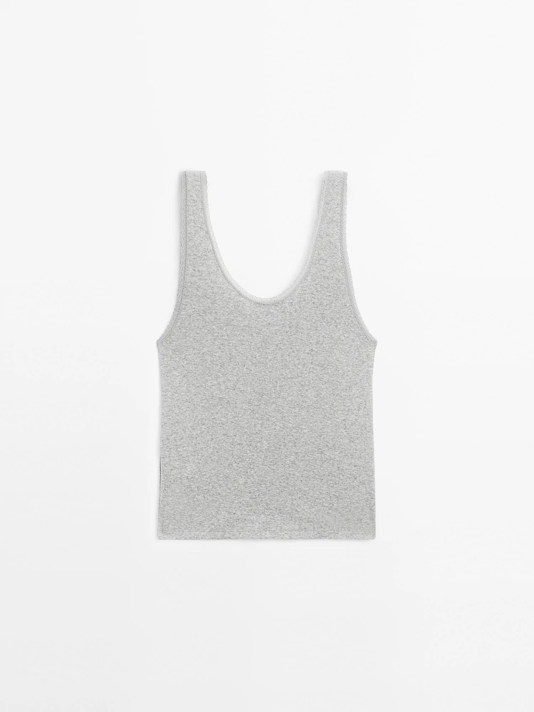Cotton blend top with blonde lace detail
