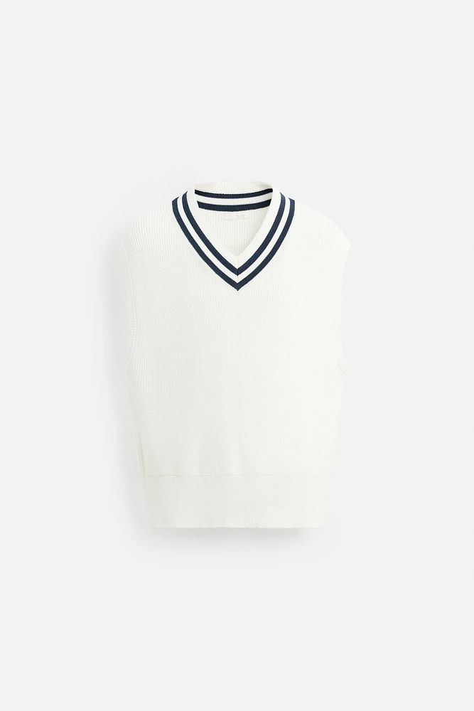 V-NECK VEST