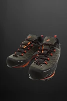 HIKING SHOES