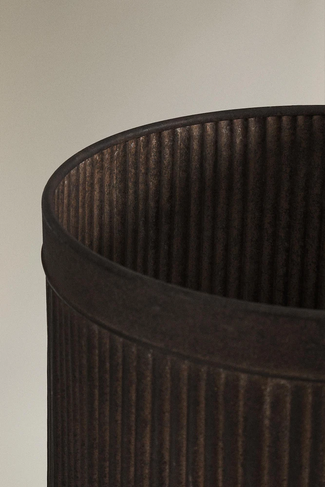 IRON FLOWERPOT COVER