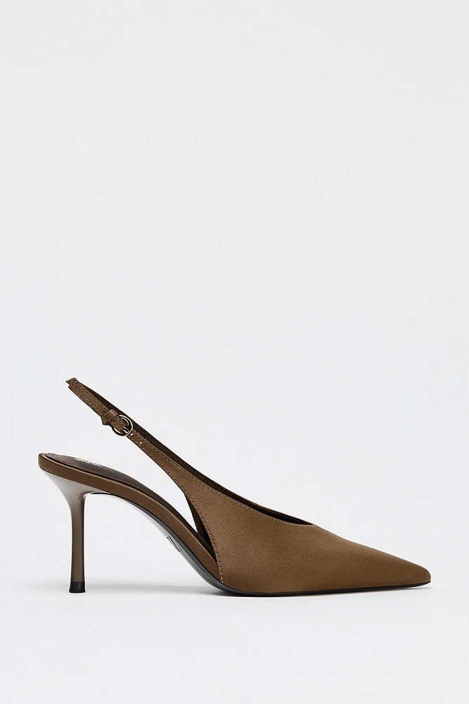 CHAUSSURES À TALONS EFFET SATINÉ