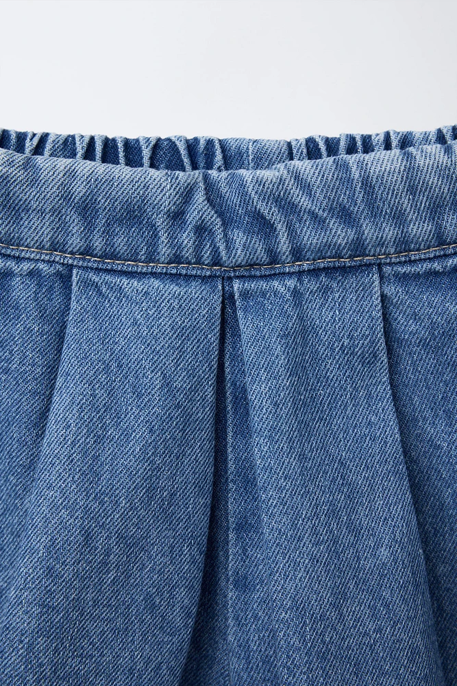 BERMUDA EN DENIM À PLIS PLATS