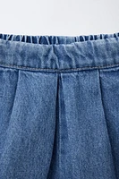 BERMUDA EN DENIM À PLIS PLATS