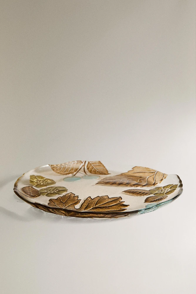GLASS DESSERT PLATE WITH A FLORAL LEAF DESIGN
