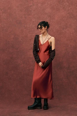 ROBE MI-LONGUE SATINÉE