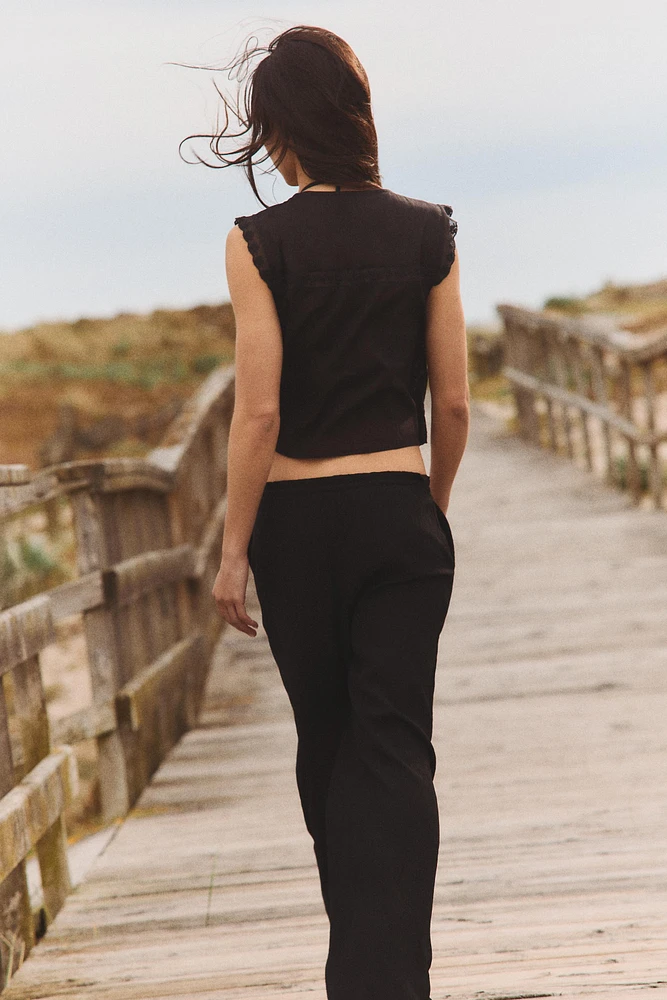 EMBROIDERED TOP